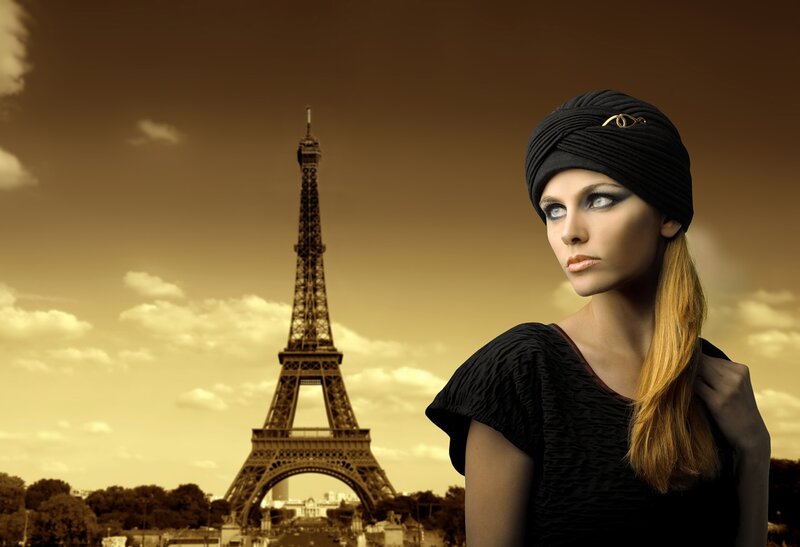 Woman with Eiffel Tower — Brown