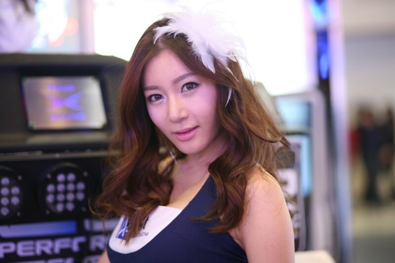 woman with feather headband at event