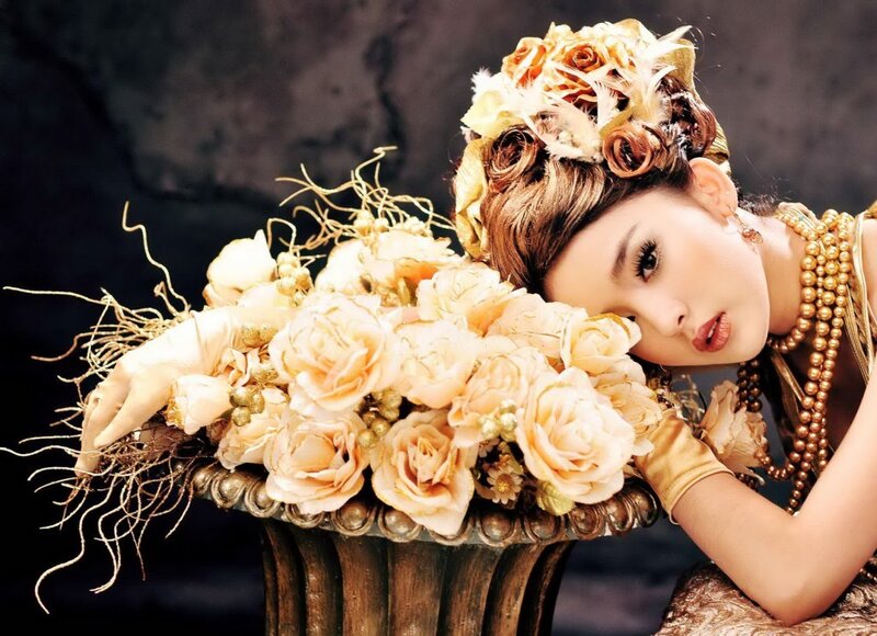 Woman with Floral Headpiece — Gold
