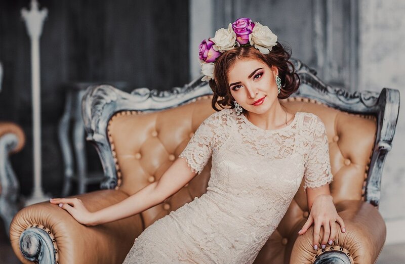 Woman with Flower Crown — Beige, Elegant