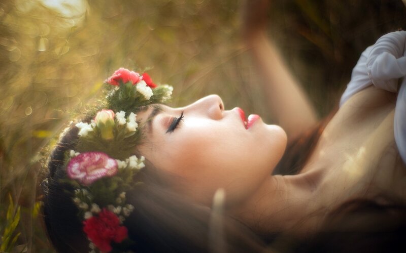 Woman with Flower Crown — Gold
