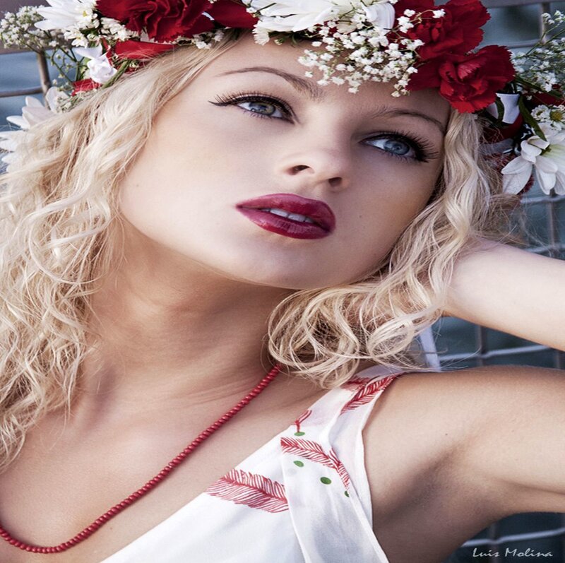Woman with Flower Crown — White, Dreamy