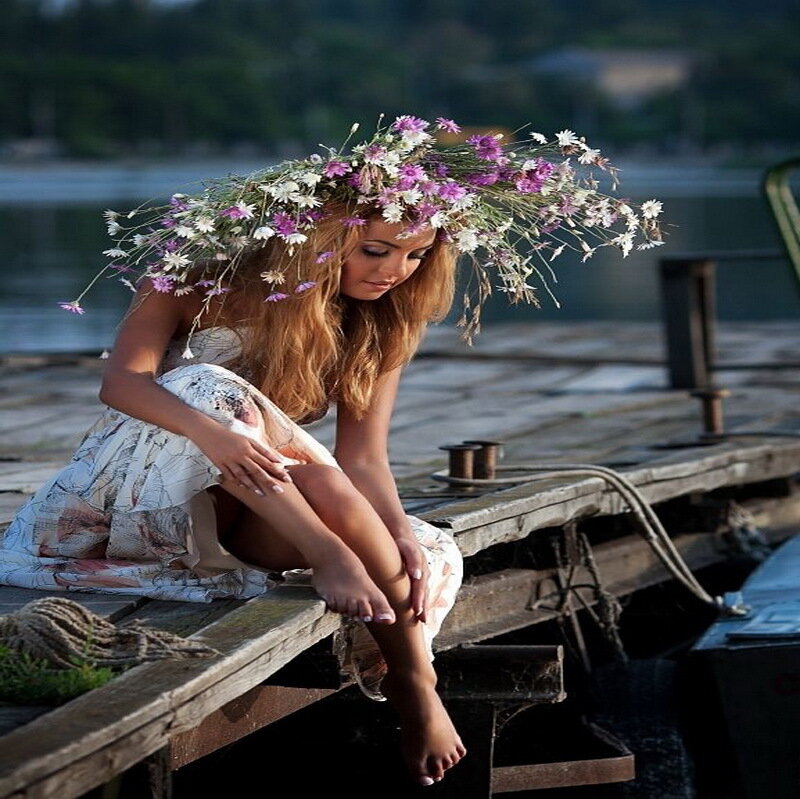 Woman with Flower Crown — White