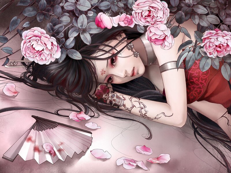 woman with flowers and fan