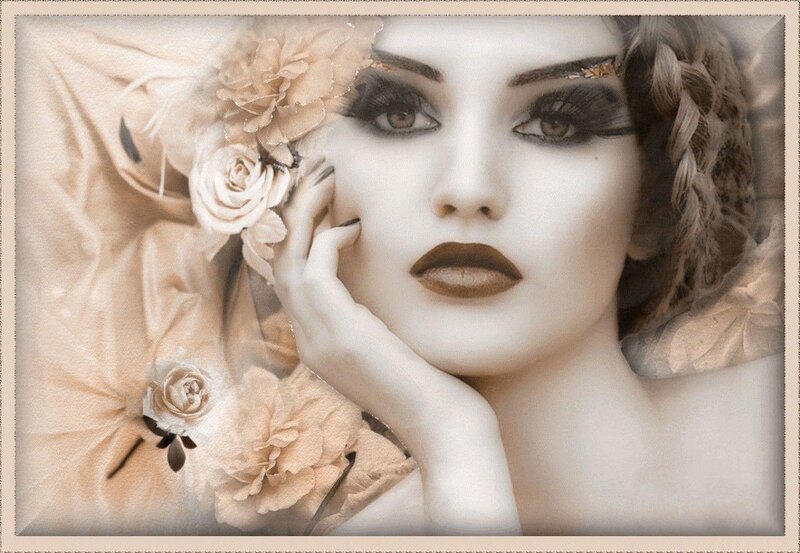 Woman with Flowers — Beige