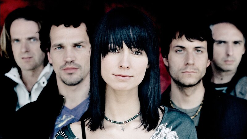 Woman with Four Men — Black