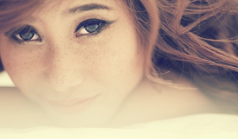 Woman with Freckles — Beige, Soft