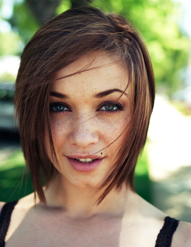 Woman with Freckles — Green, Natural, Afternoon