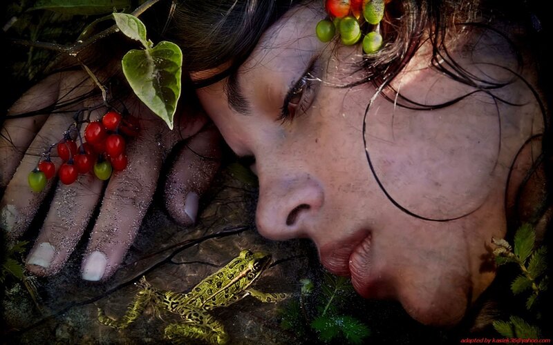 woman with frog and berries