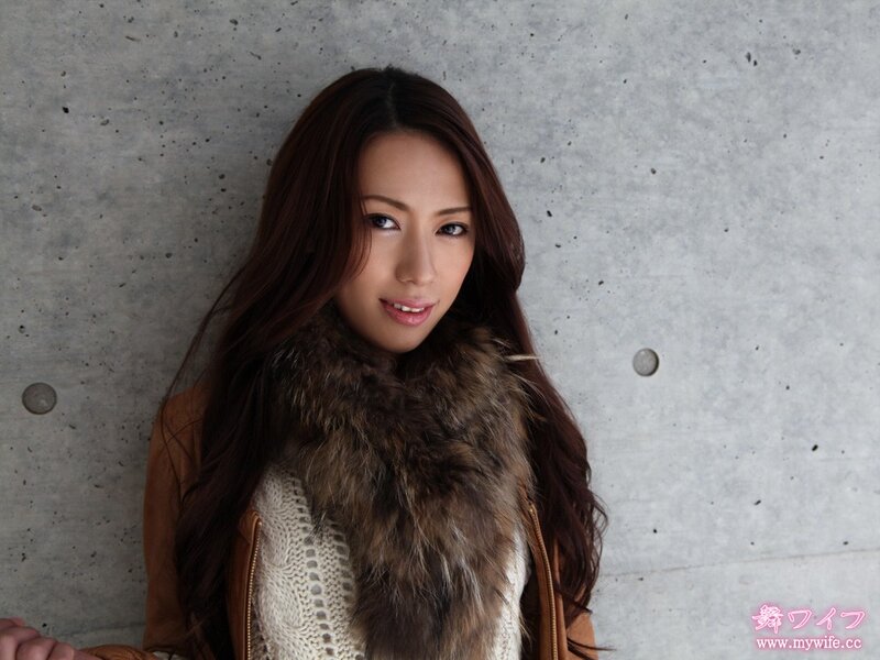woman with fur collar