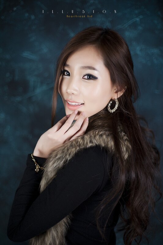 woman with fur collar