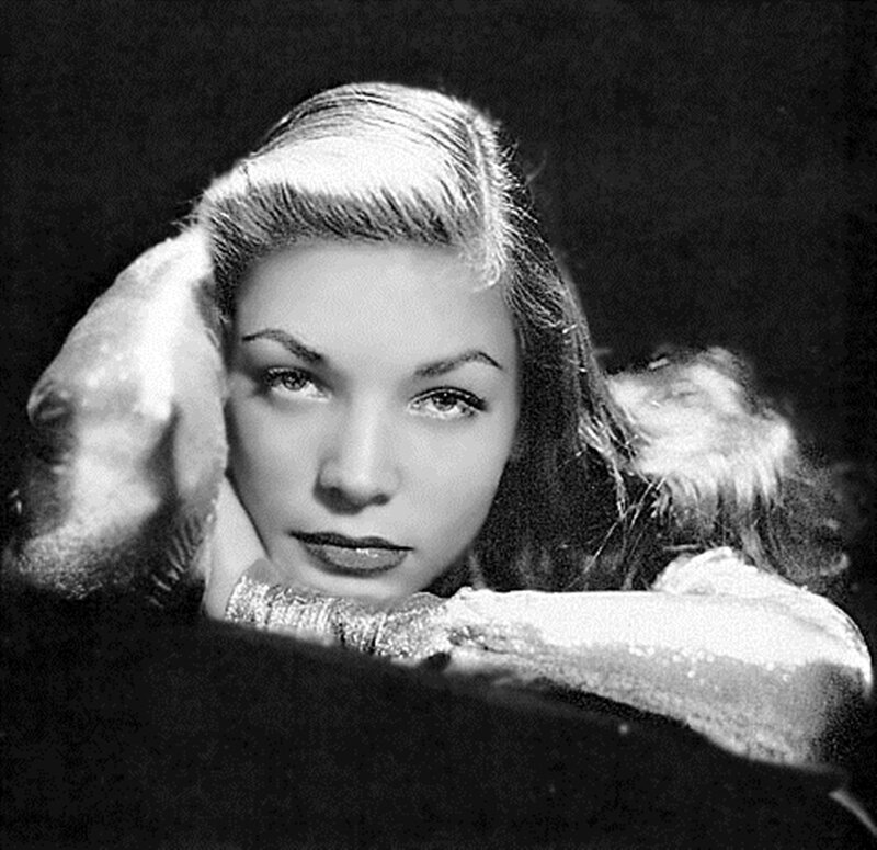 Woman with Fur Collar — Black