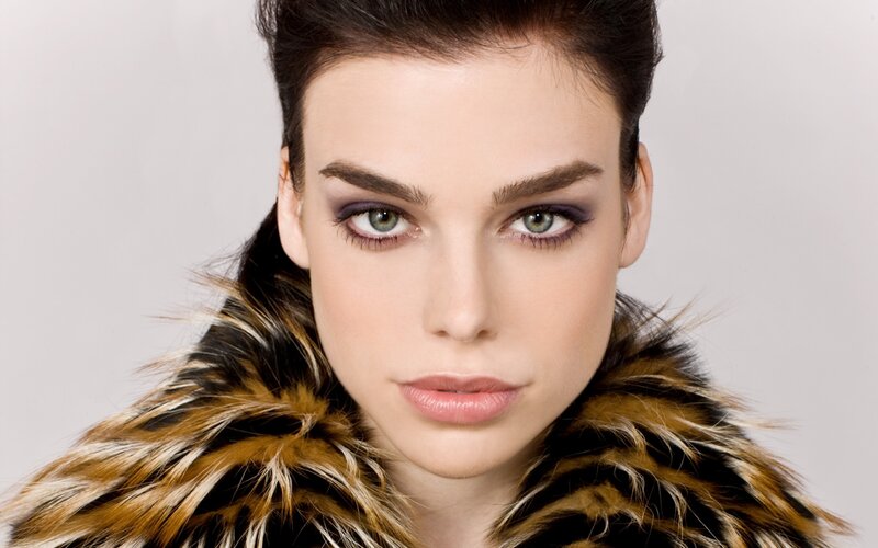 Woman with Fur Collar — Brown, Serious