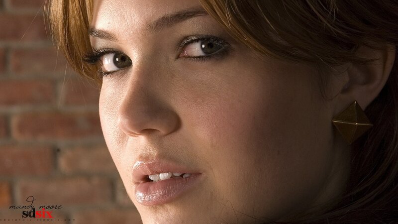 woman with geometric earring