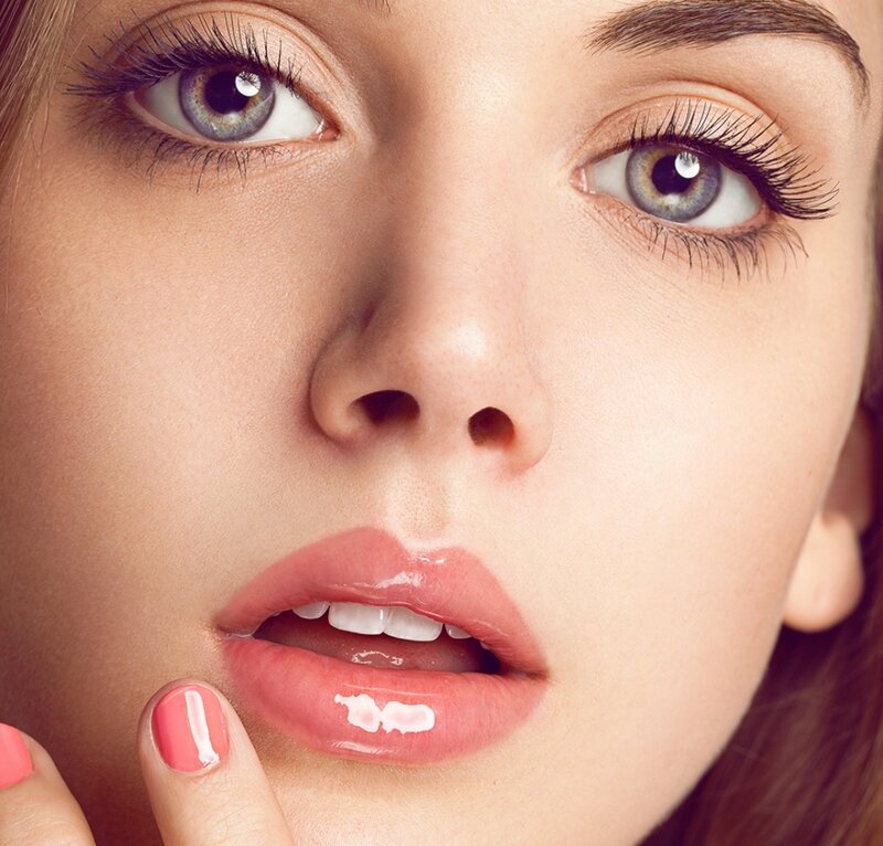 Woman with Glossy Lips — Pink