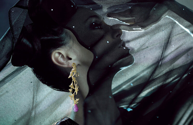Woman with Gold Earring — Black