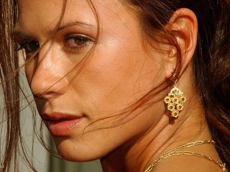 Woman with Gold Earrings — Brown, Dramatic