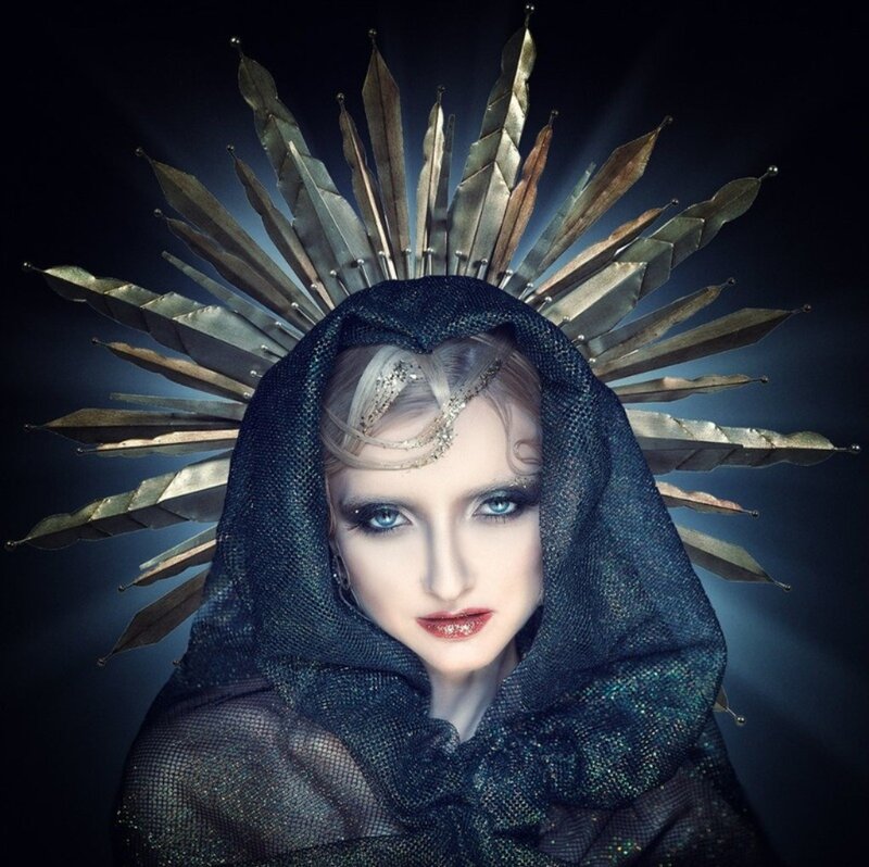 Woman with Golden Crown — Black