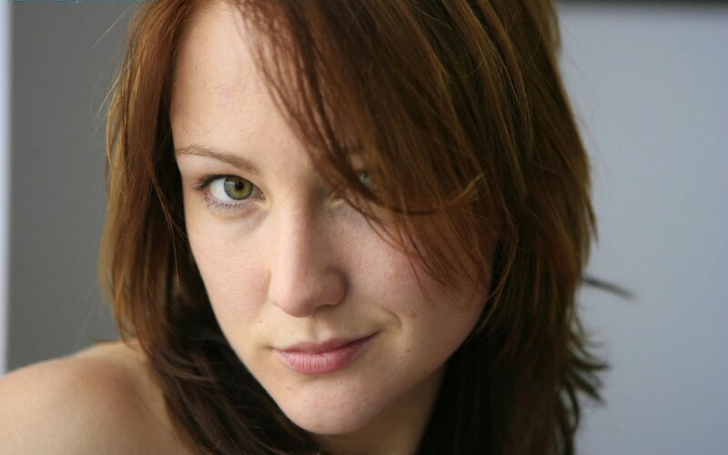 woman with green eyes