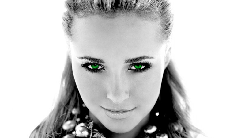 woman with green eyes