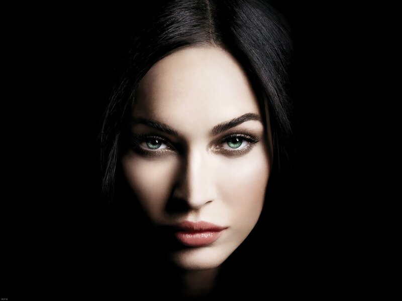 woman with green eyes