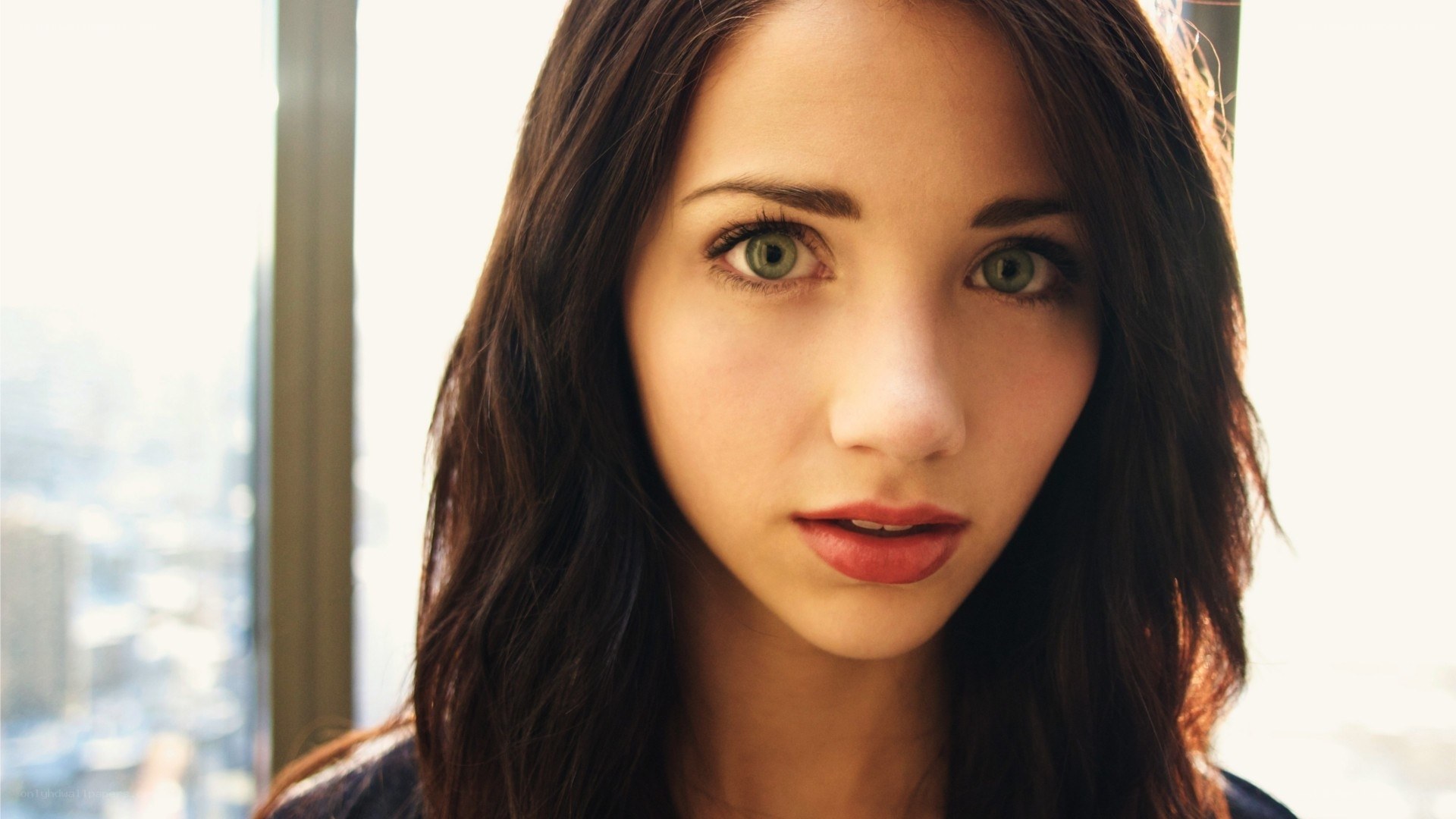 woman with green eyes