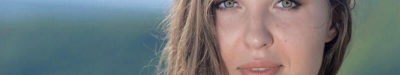 woman with green eyes