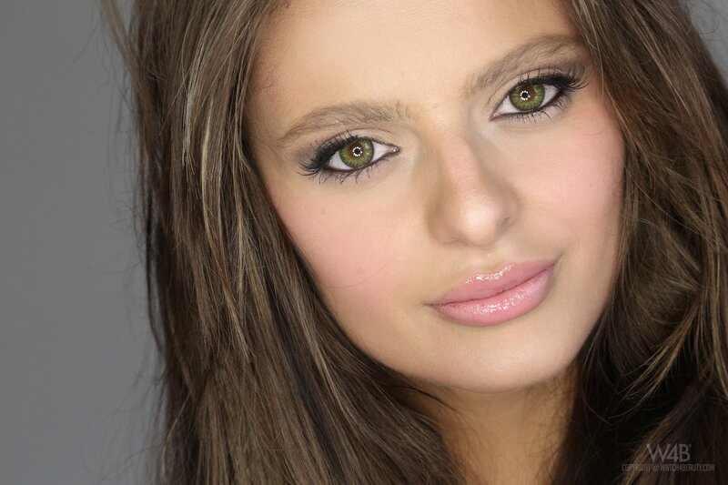 woman with green eyes