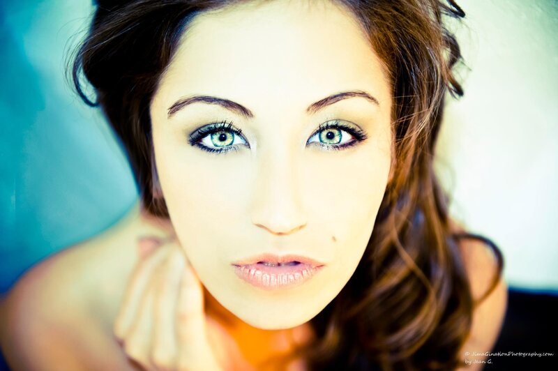 woman with green eyes