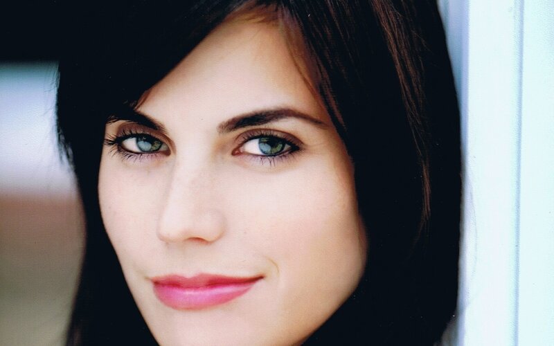 woman with green eyes