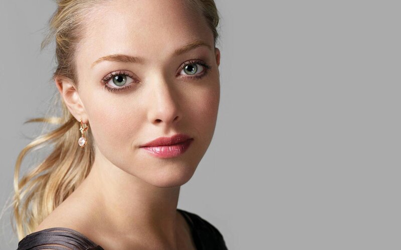 woman with green eyes