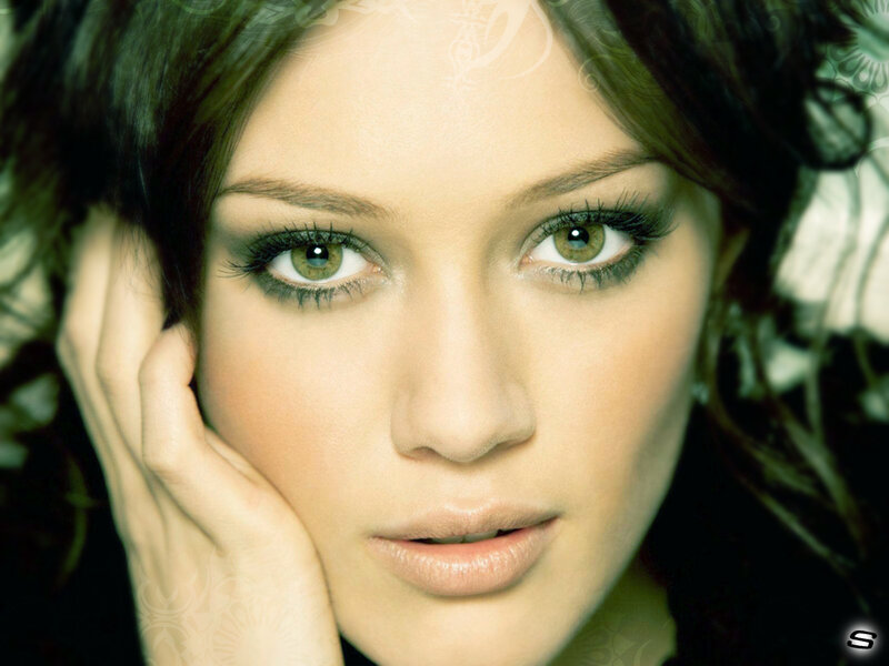 woman with green eyes
