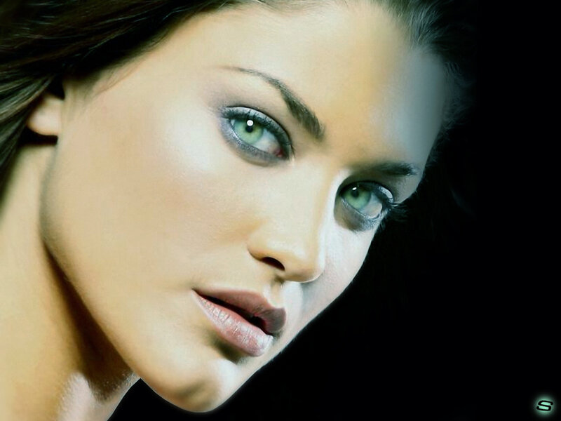 woman with green eyes