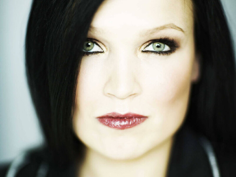 woman with green eyes