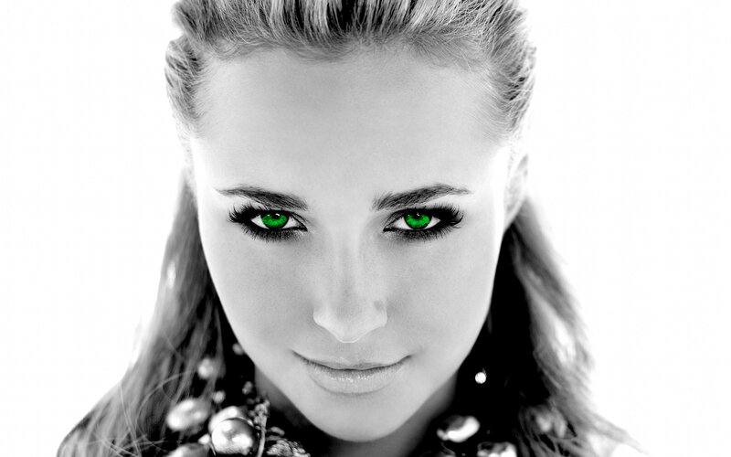 woman with green eyes