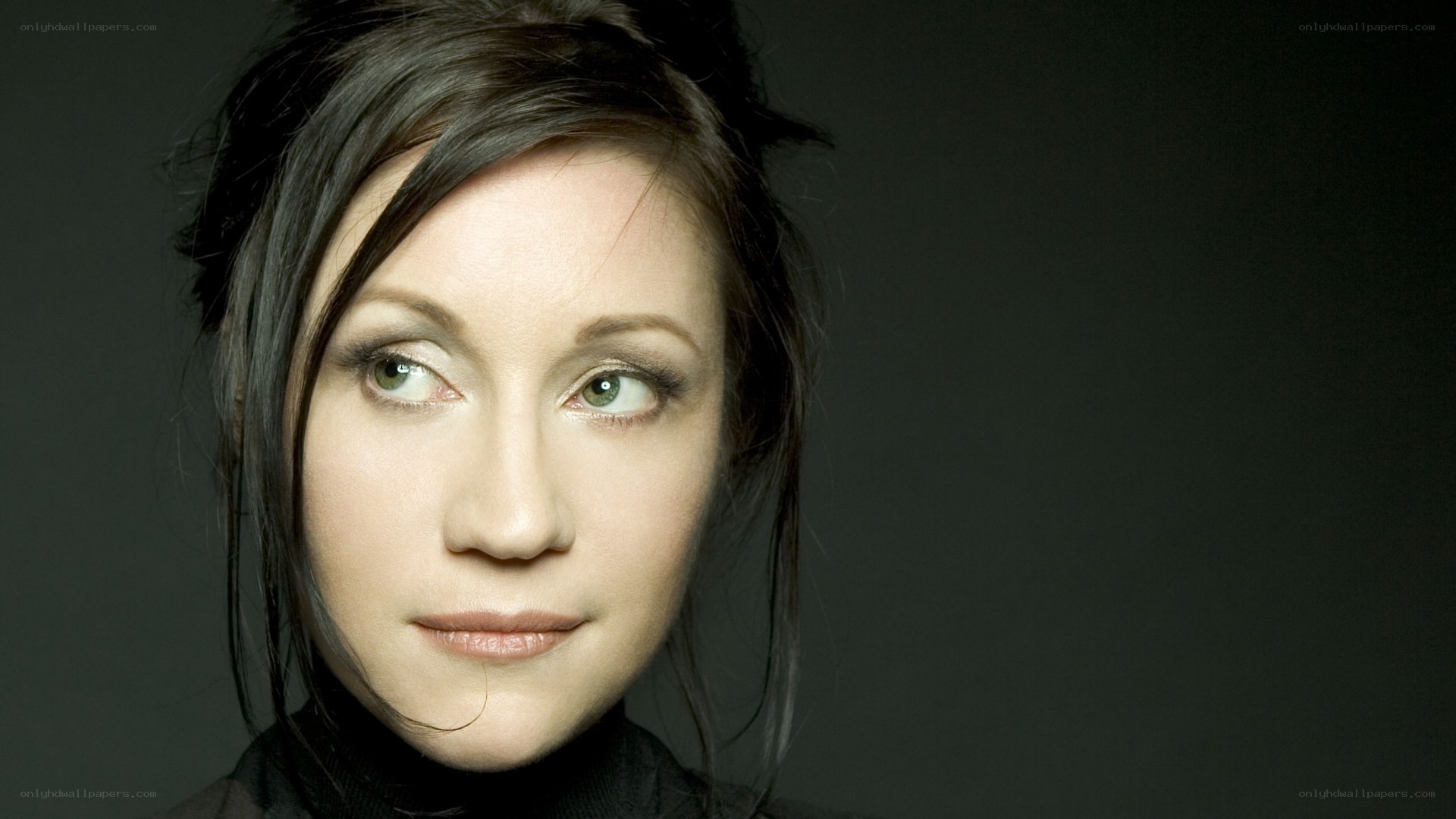 woman with green eyes