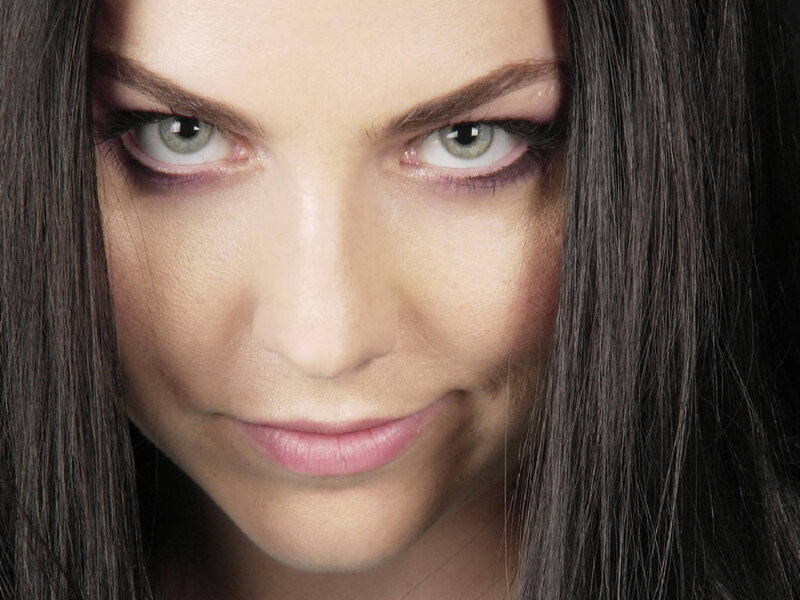 woman with green eyes