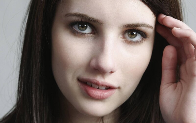woman with green eyes