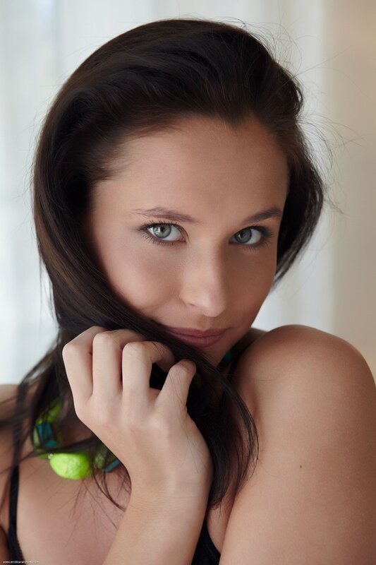 woman with green eyes