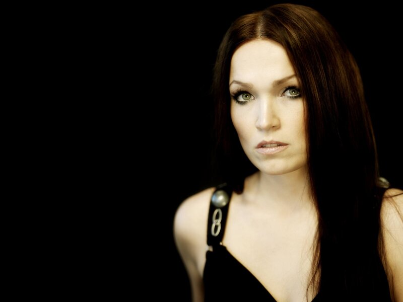 woman with green eyes
