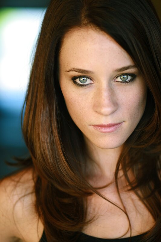 woman with green eyes and brown hair