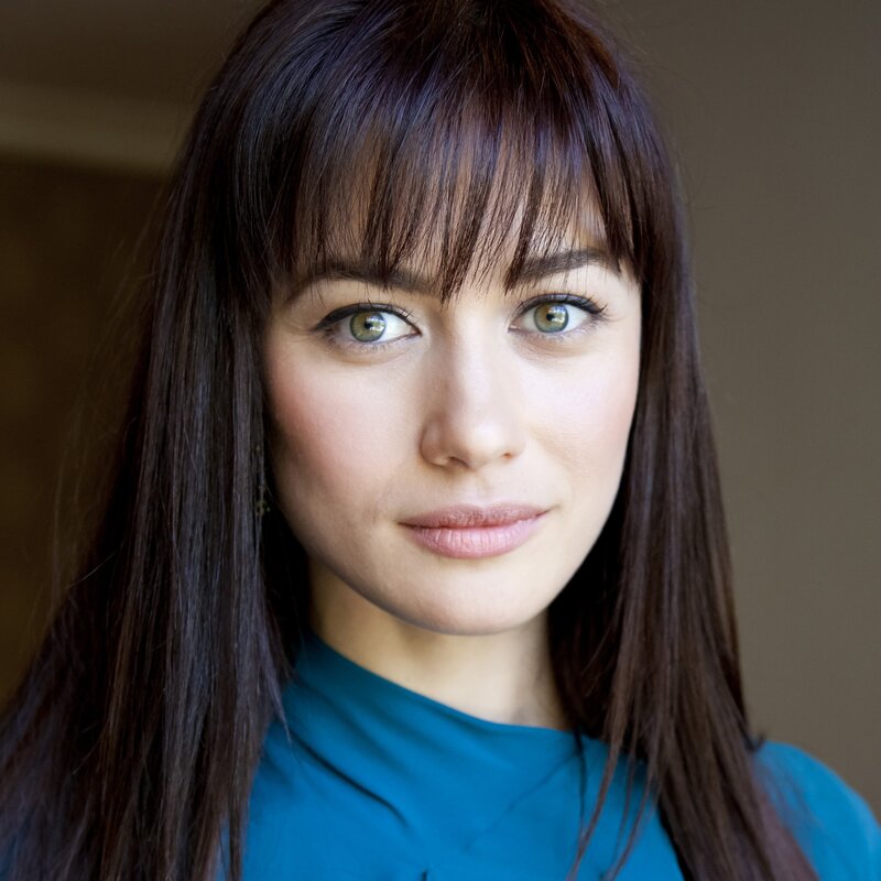 woman with green eyes and dark hair