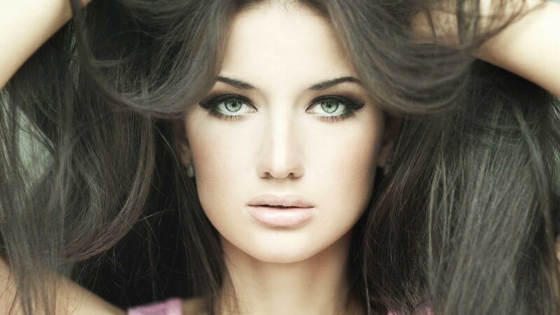 woman with green eyes and dark hair