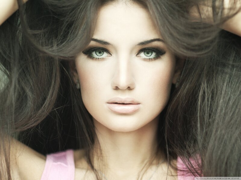 woman with green eyes and dark hair