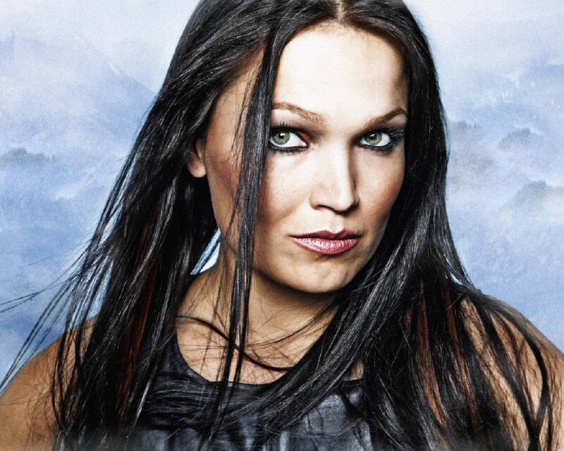 woman with green eyes and dark hair