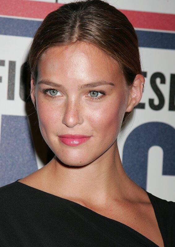 woman with green eyes at event