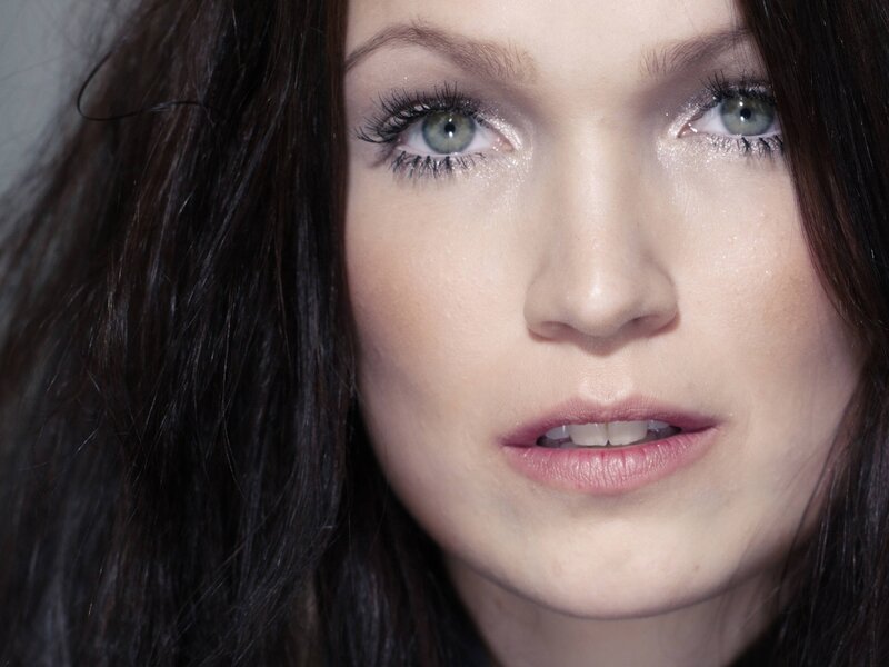 Woman with Green Eyes — Face