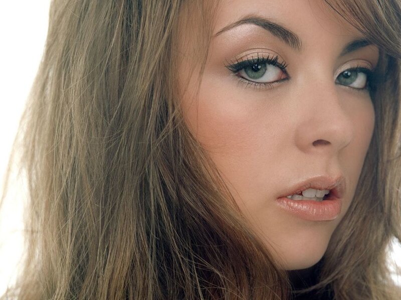 Woman with Green Eyes — Neutral, Makeup