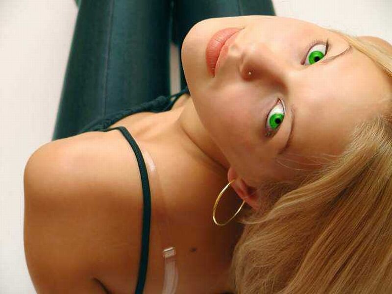 Woman with Green Eyes — Neutral