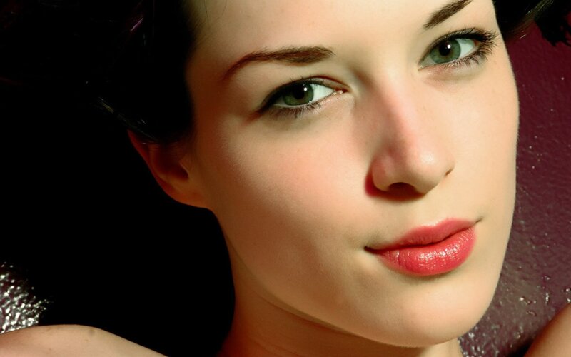 Woman with Green Eyes — Pink, Dramatic, Photograph, Red Lipstick